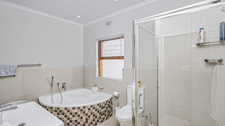 3 Bedroom Property for Sale in Monte Vista Western Cape
